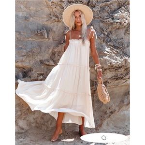 VICI- CATCH THE SUN TIERED MIDI DRESS